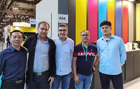 Venimus ad exhibitionem Foris